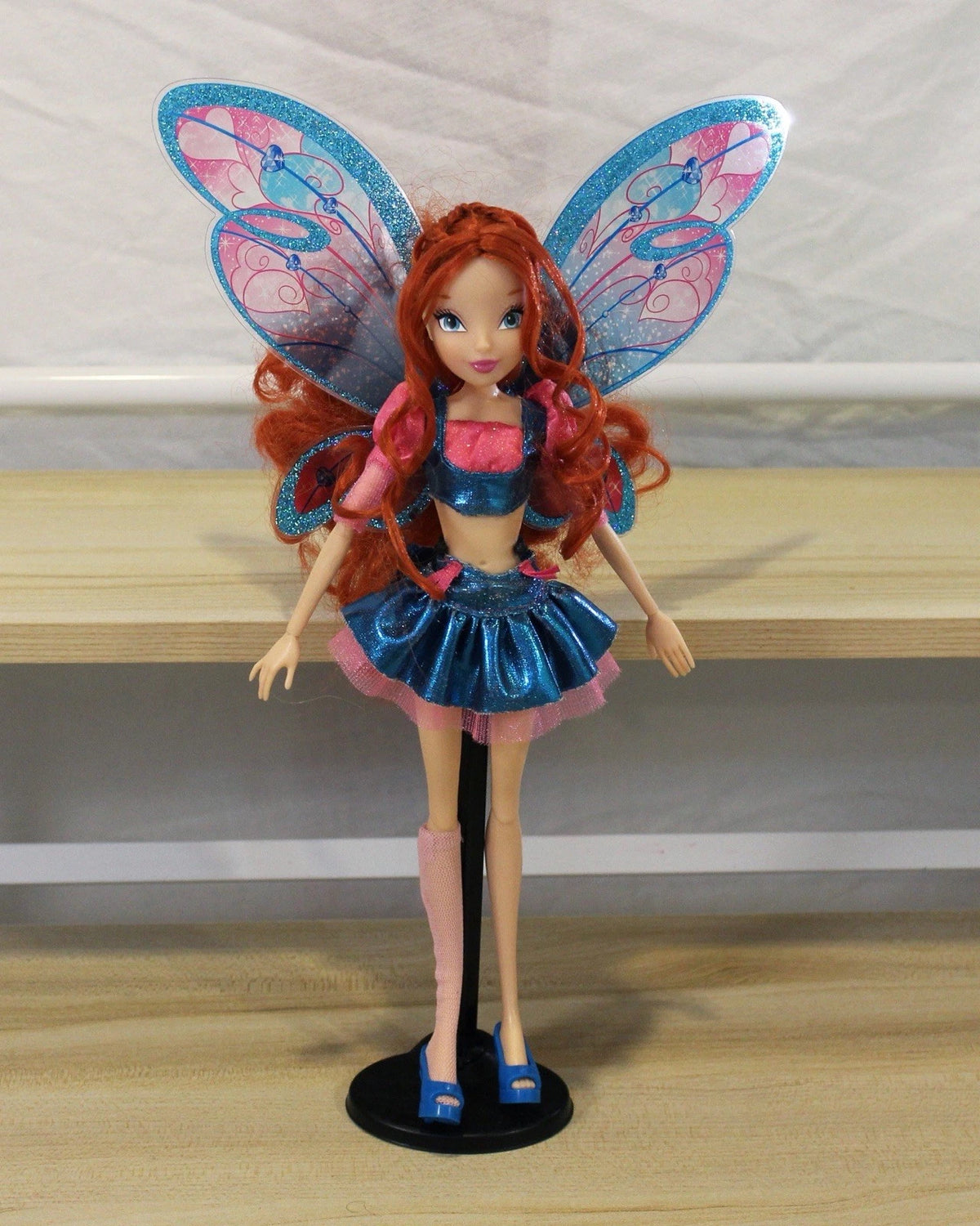 Winx Club Believix Lot of 6 Fashion Dolls, Bloom Stella Flora Musa Aisha Techna