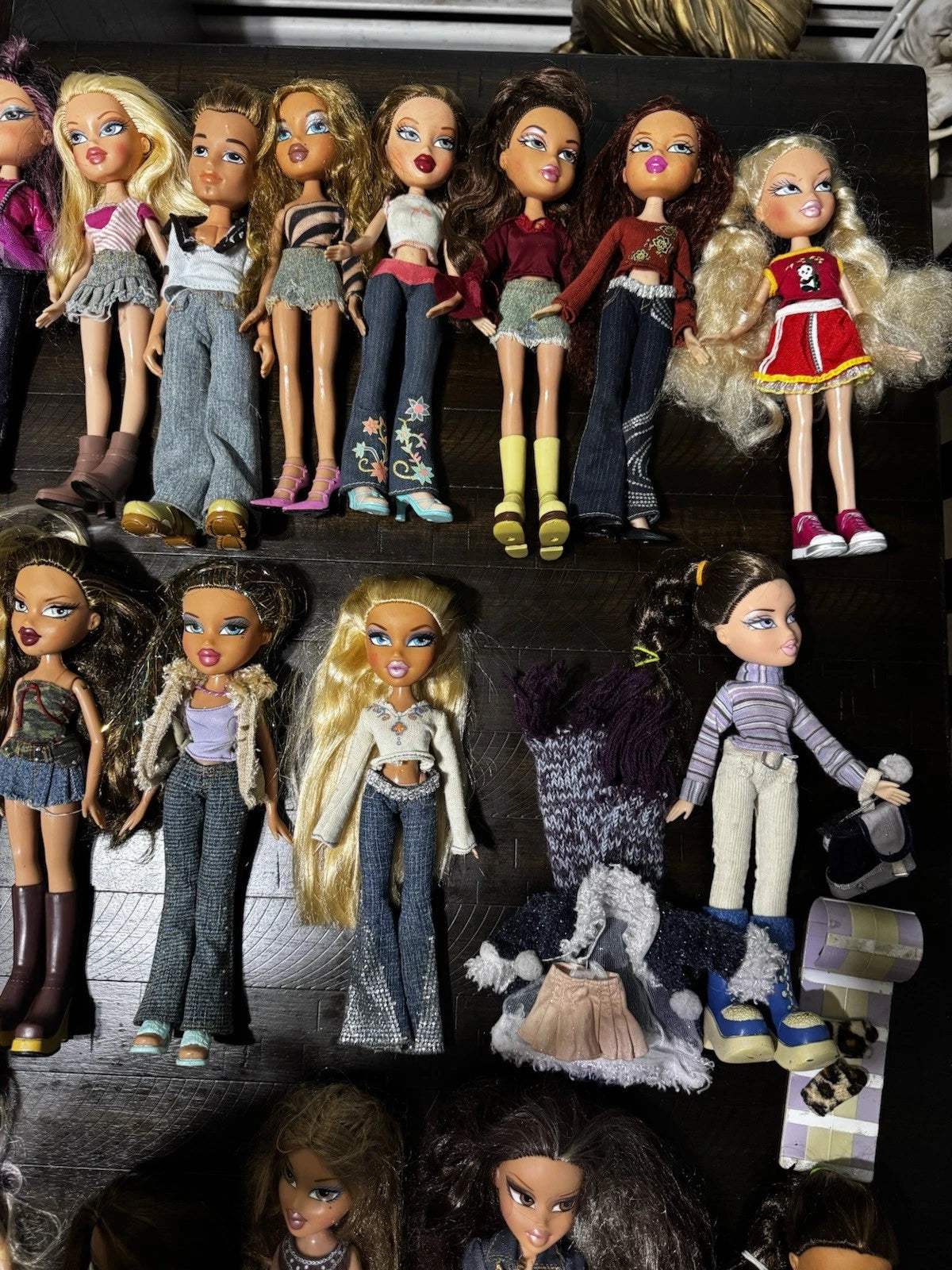 Massive 2001 Lot Vintage Rare Bratz Dolls Clothing Accessories & Shoes. 75 Dolls
