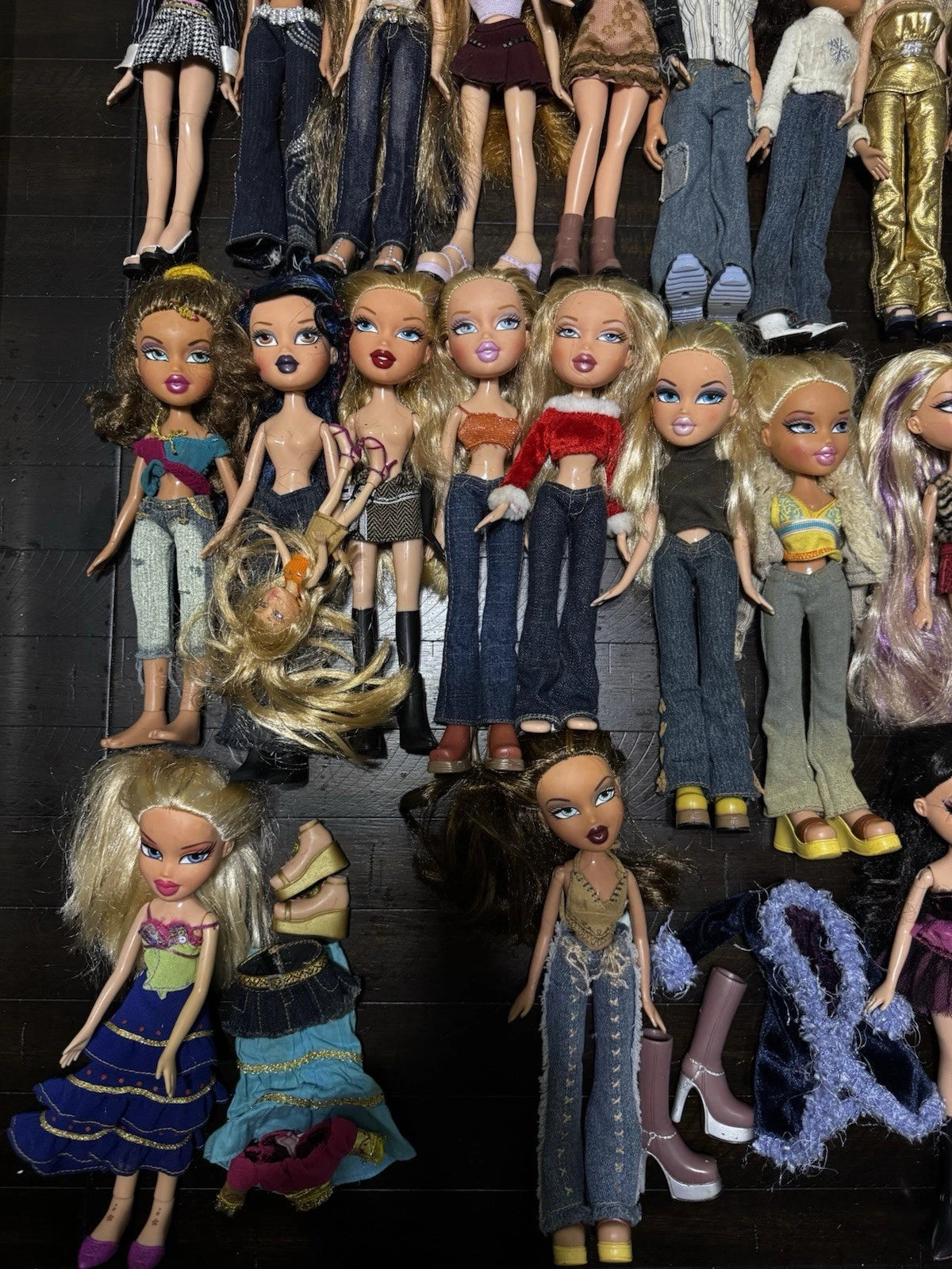 Massive 2001 Lot Vintage Rare Bratz Dolls Clothing Accessories & Shoes. 75 Dolls