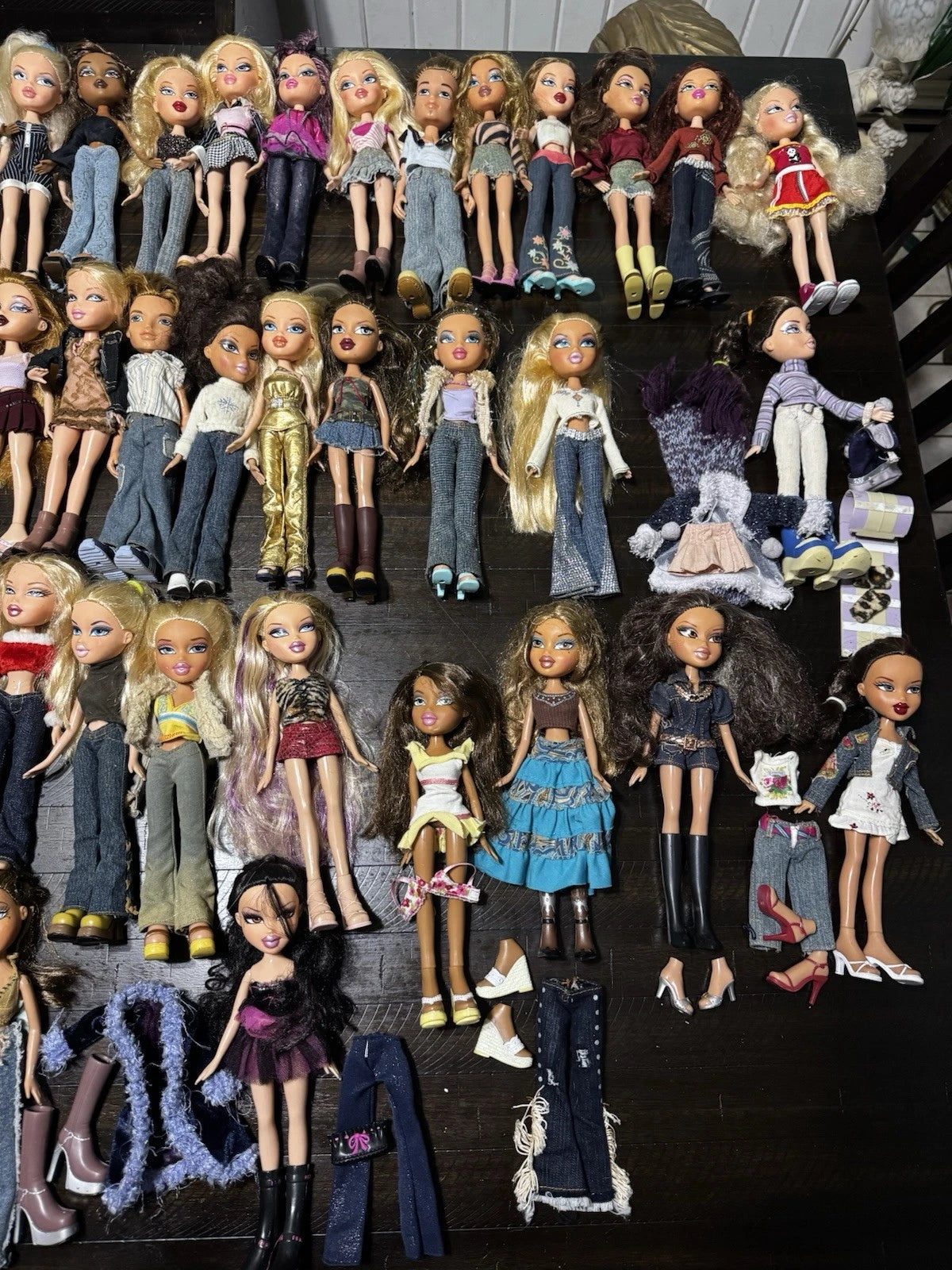 Massive 2001 Lot Vintage Rare Bratz Dolls Clothing Accessories & Shoes. 75 Dolls