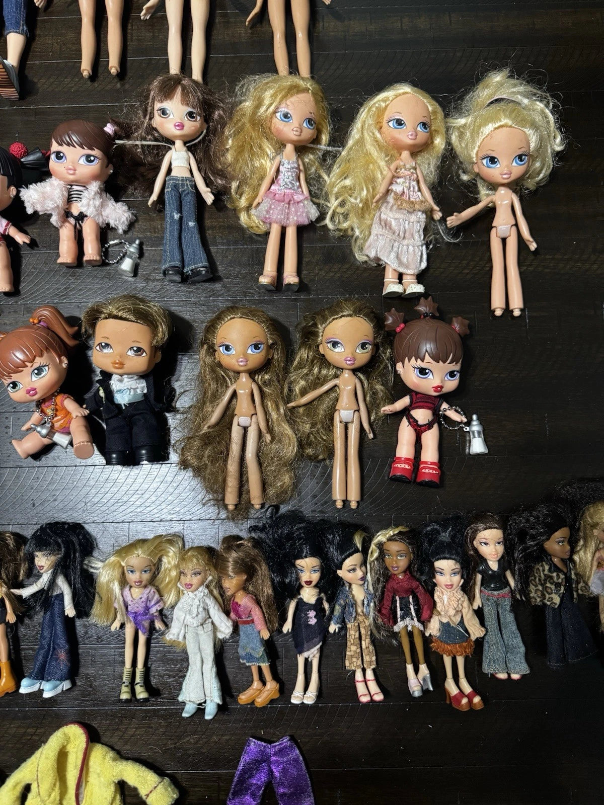 Massive 2001 Lot Vintage Rare Bratz Dolls Clothing Accessories & Shoes. 75 Dolls