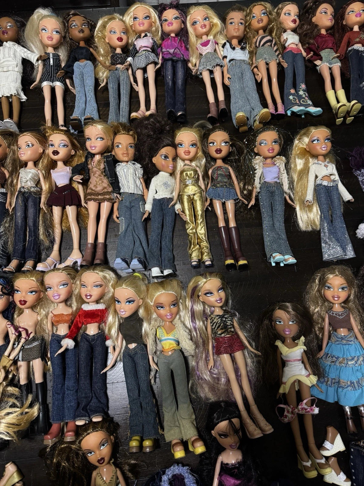 Massive 2001 Lot Vintage Rare Bratz Dolls Clothing Accessories & Shoes. 75 Dolls