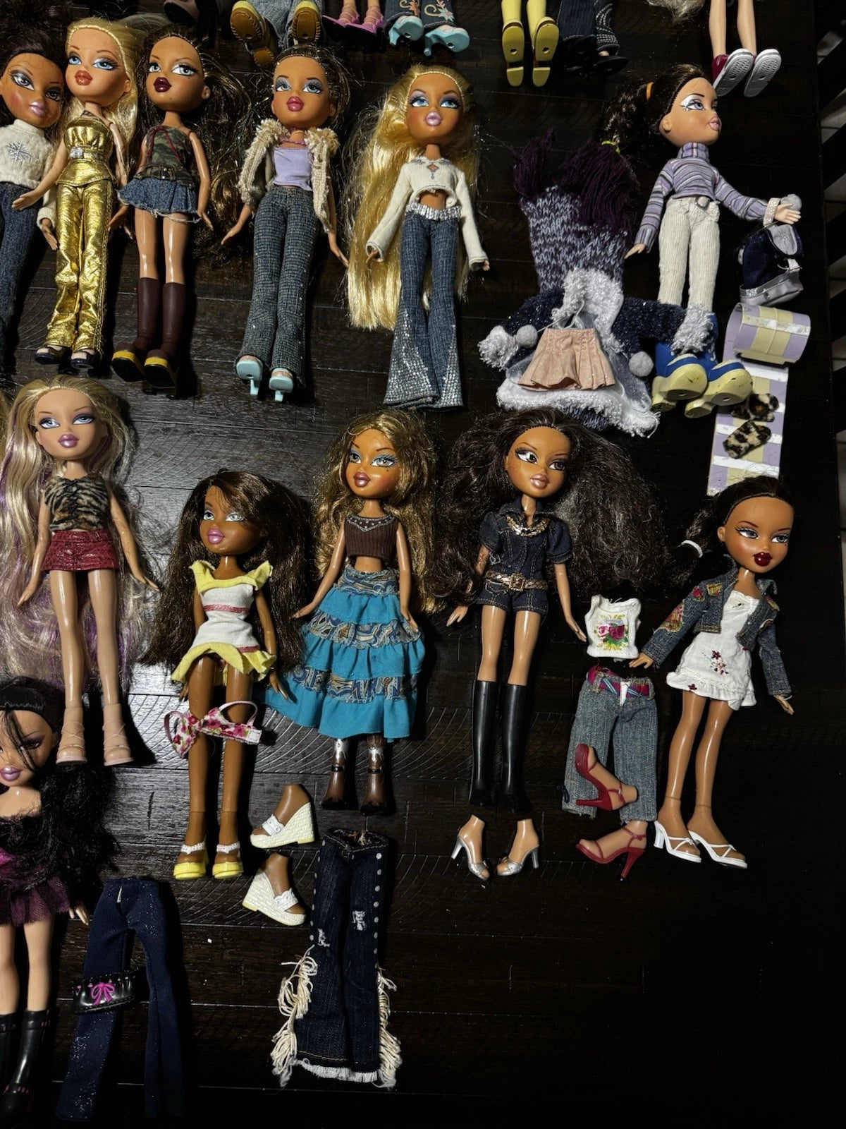 Massive 2001 Lot Vintage Rare Bratz Dolls Clothing Accessories & Shoes. 75 Dolls