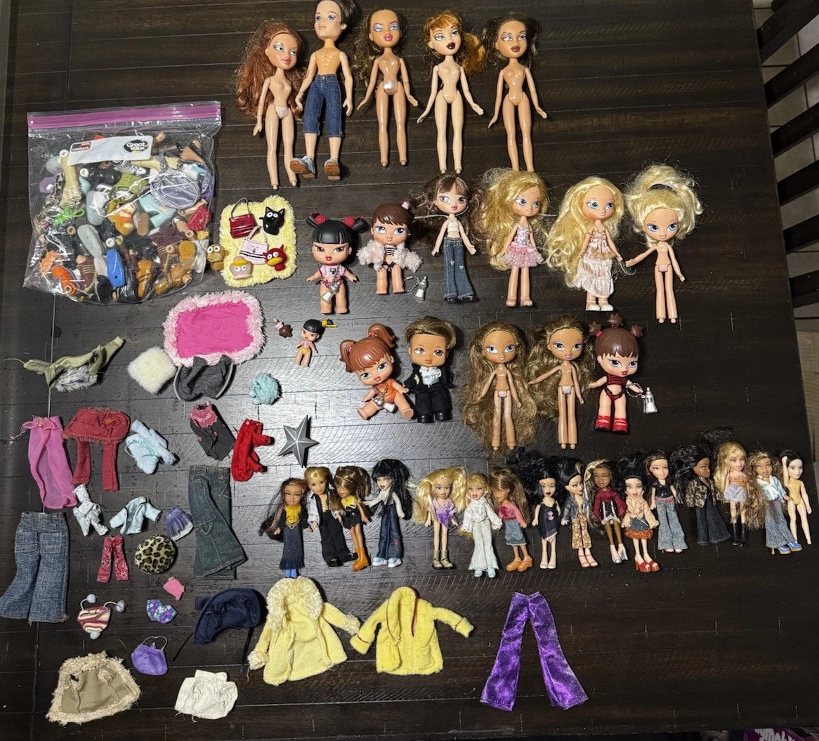 Massive 2001 Lot Vintage Rare Bratz Dolls Clothing Accessories & Shoes. 75 Dolls