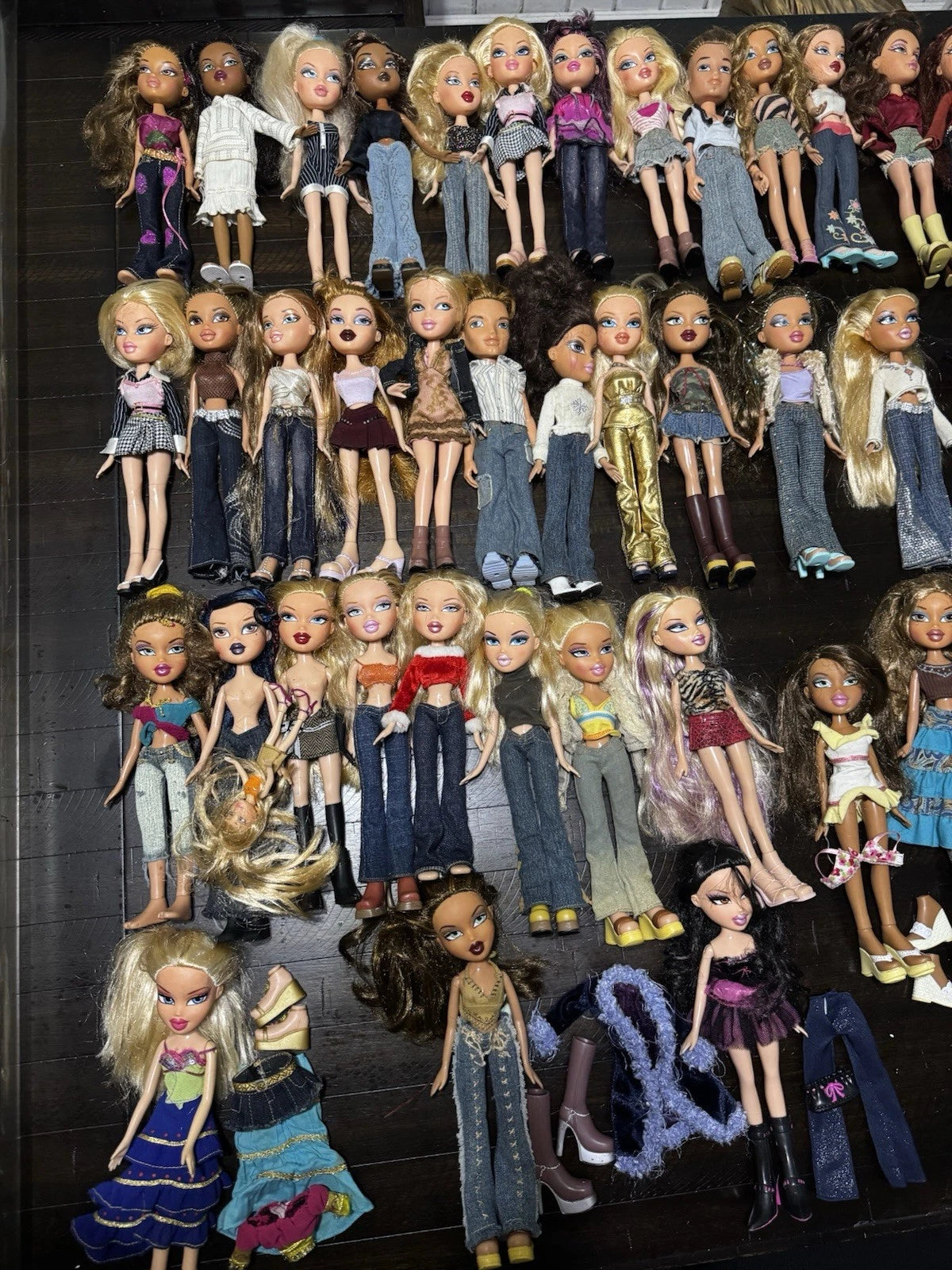 Massive 2001 Lot Vintage Rare Bratz Dolls Clothing Accessories & Shoes. 75 Dolls