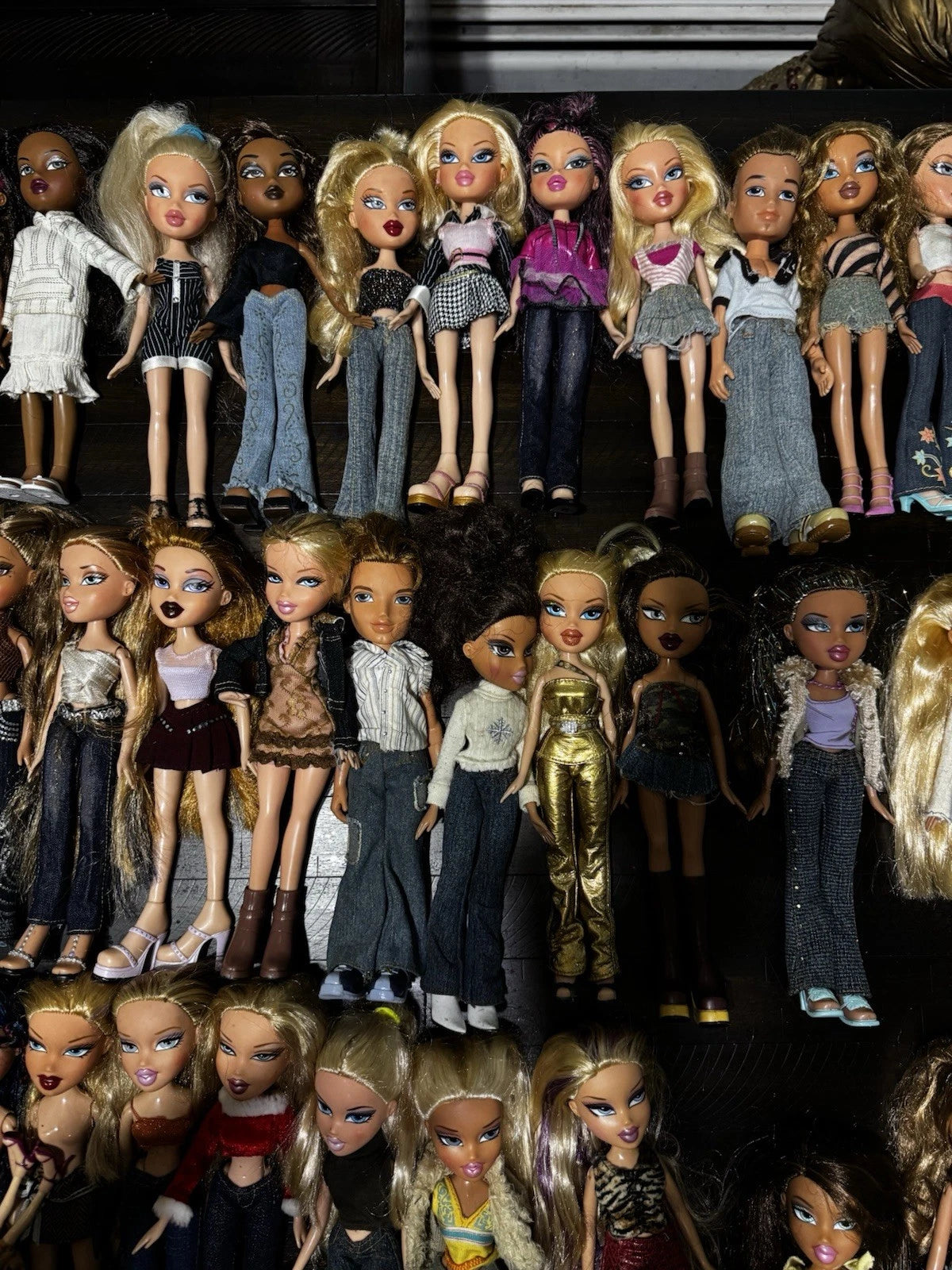 Massive 2001 Lot Vintage Rare Bratz Dolls Clothing Accessories & Shoes. 75 Dolls